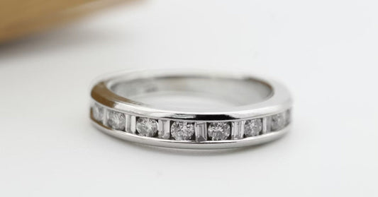 How to Find a Women’s Wedding Band That Lasts a Lifetime