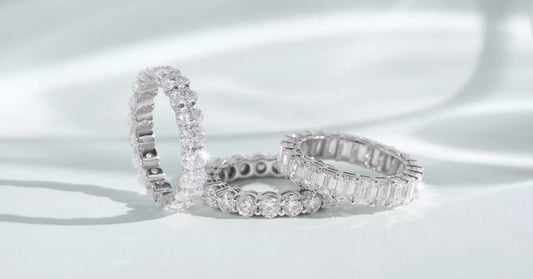 Women Wedding Bands vs Eternity Rings: What’s the Real Difference?