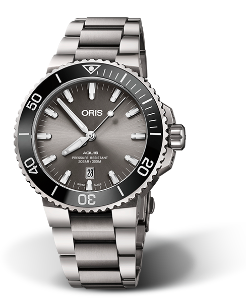 Aquis Titanium Date 01 733 7730 7153-07 8 24 15PEB