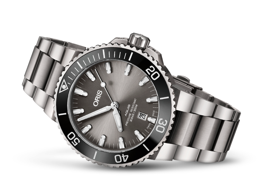 Aquis Titanium Date 01 733 7730 7153-07 8 24 15PEB