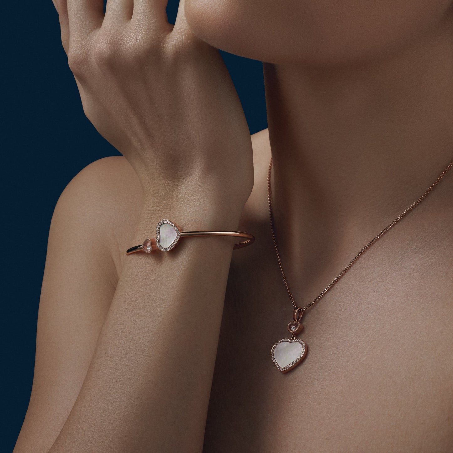 HAPPY HEARTS PENDANT, ETHICAL ROSE GOLD, DIAMONDS, MOTHER-OF-PEARL 79A074-5301