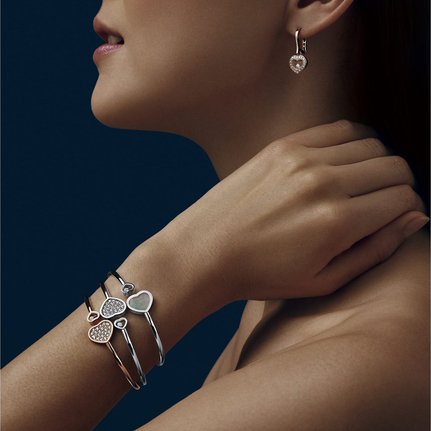 HAPPY HEARTS BANGLE, ETHICAL WHITE GOLD, DIAMOND, MOTHER-OF-PEARL 857482-1300