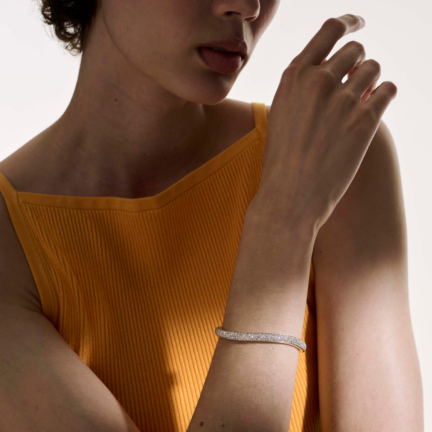 surf-hinged-cuff-silver-diamonds-slim-cbp9011162di