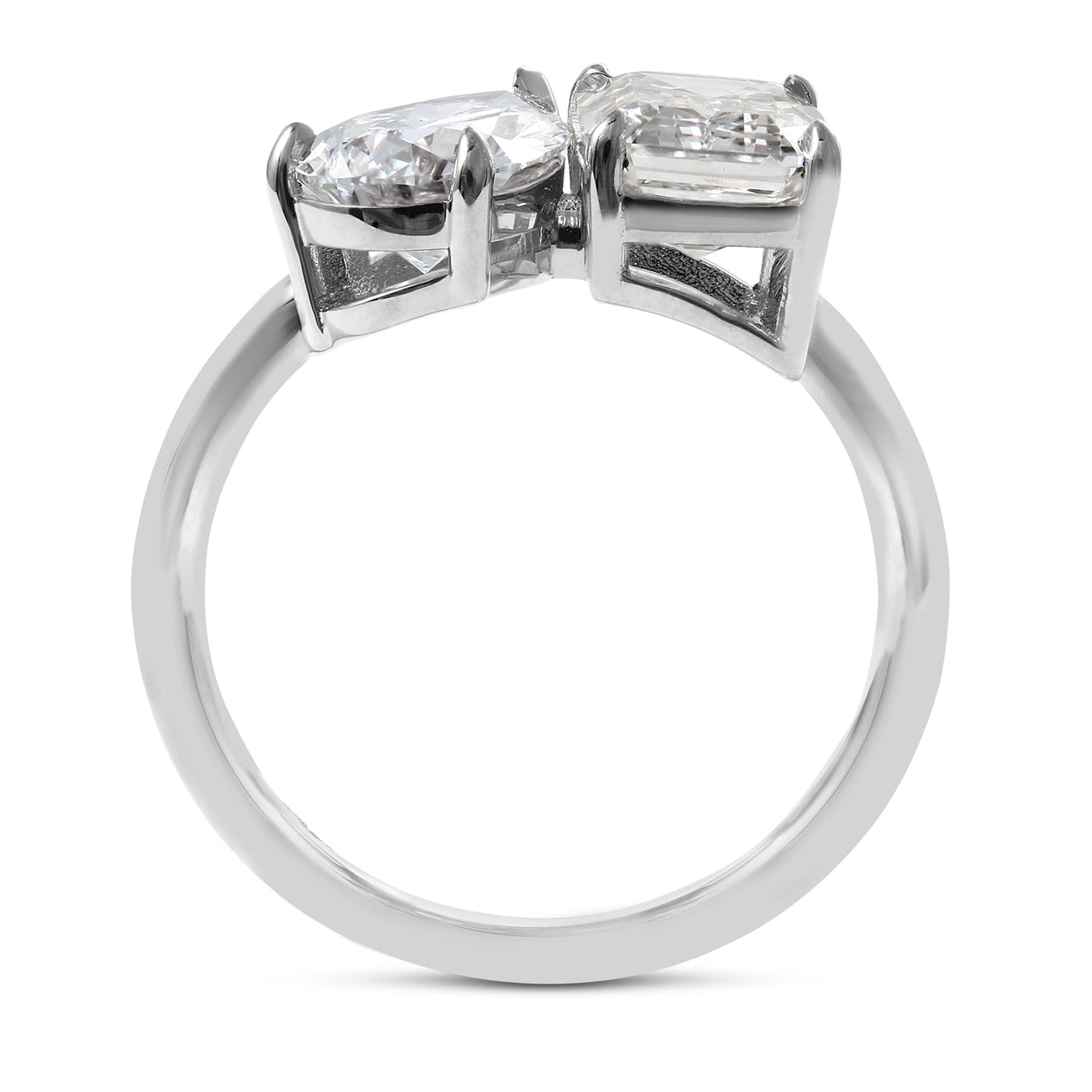 Clarity Diamond™ Side Pear and Emerald Toi et Moi Ring