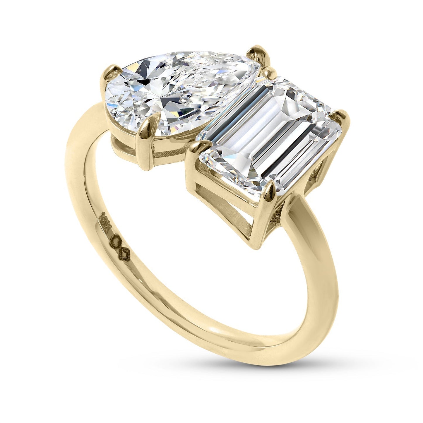 Clarity Diamond™ Angle Pear and Emerald Toi et Moi Ring