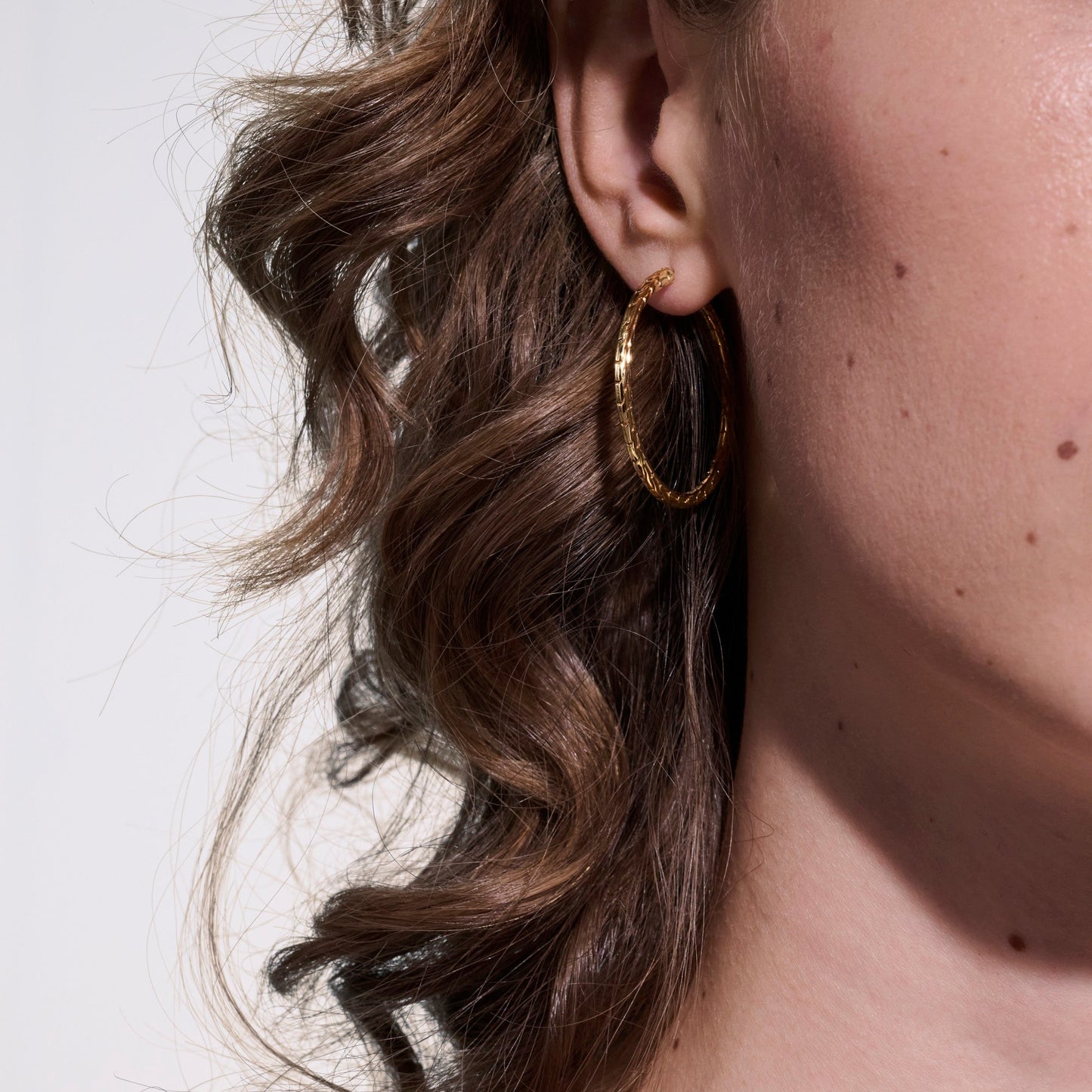 John Hardy Carved Chain Hoop Earring, Gold EG90475