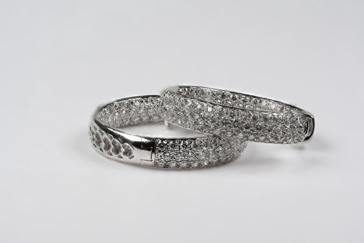 18Kw with diamonds hoops earrings