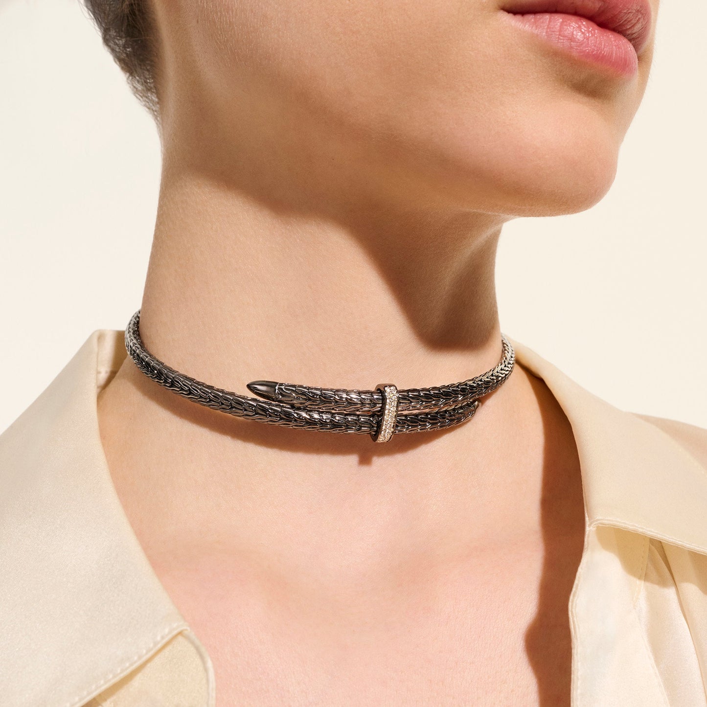 spear-coil-choker-dark-silver-diamonds-nbp9011292brddi