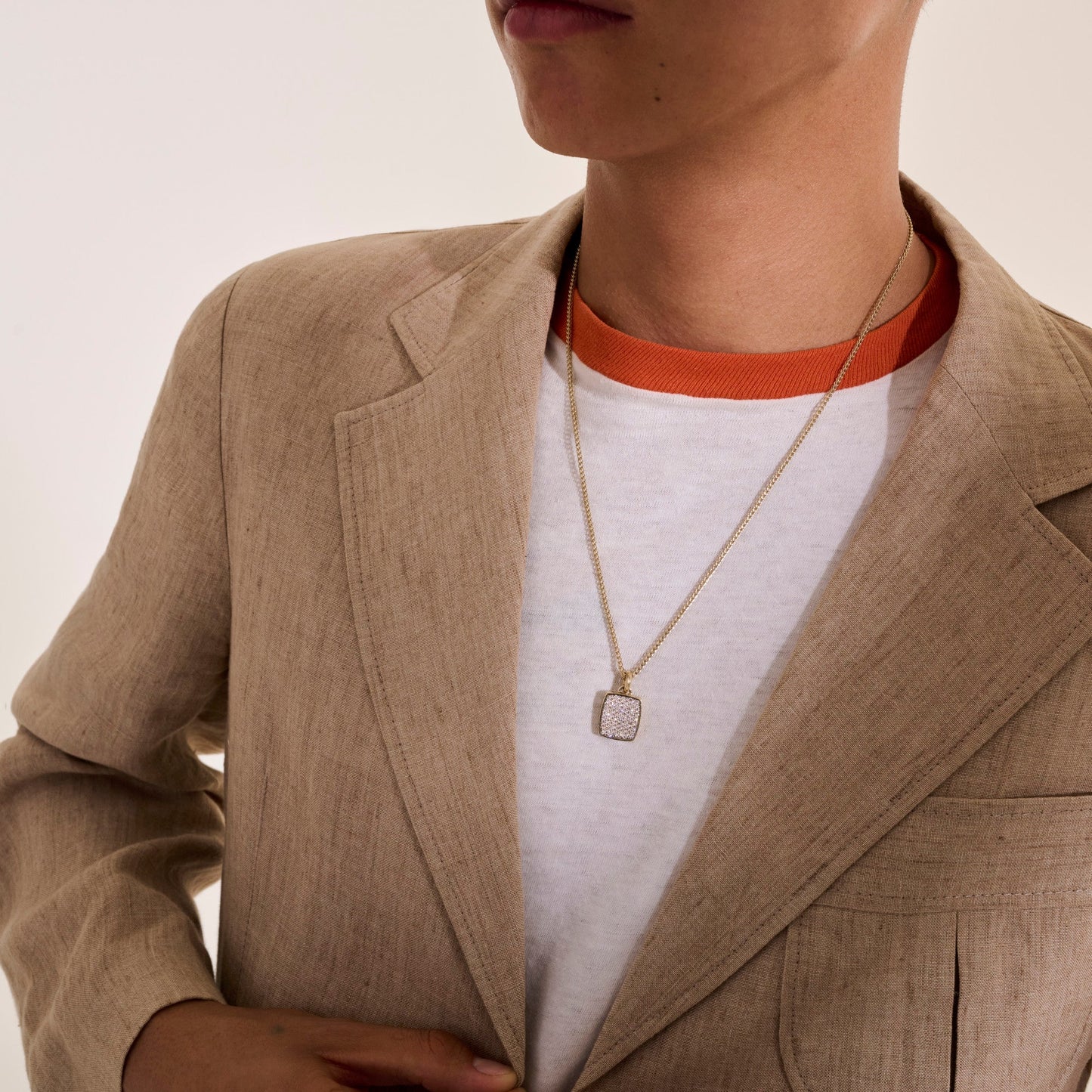 tag-necklace-gold-diamonds-nmggx9010802di