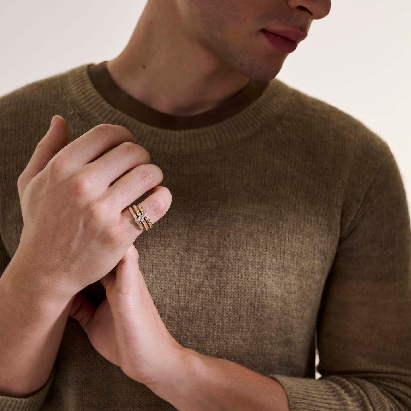 spear-ring-gold-diamonds-wide-rggx986812di