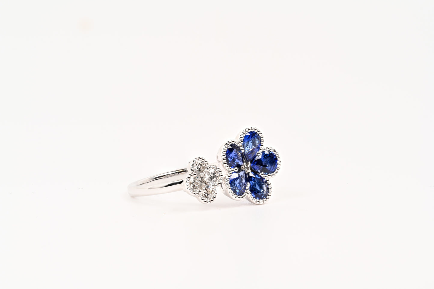 Sapphires ans diamond flower