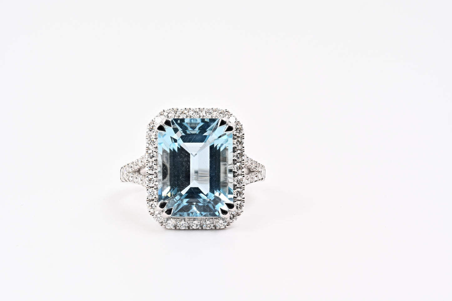 Aquamarine set in 18k white gold with diamonds