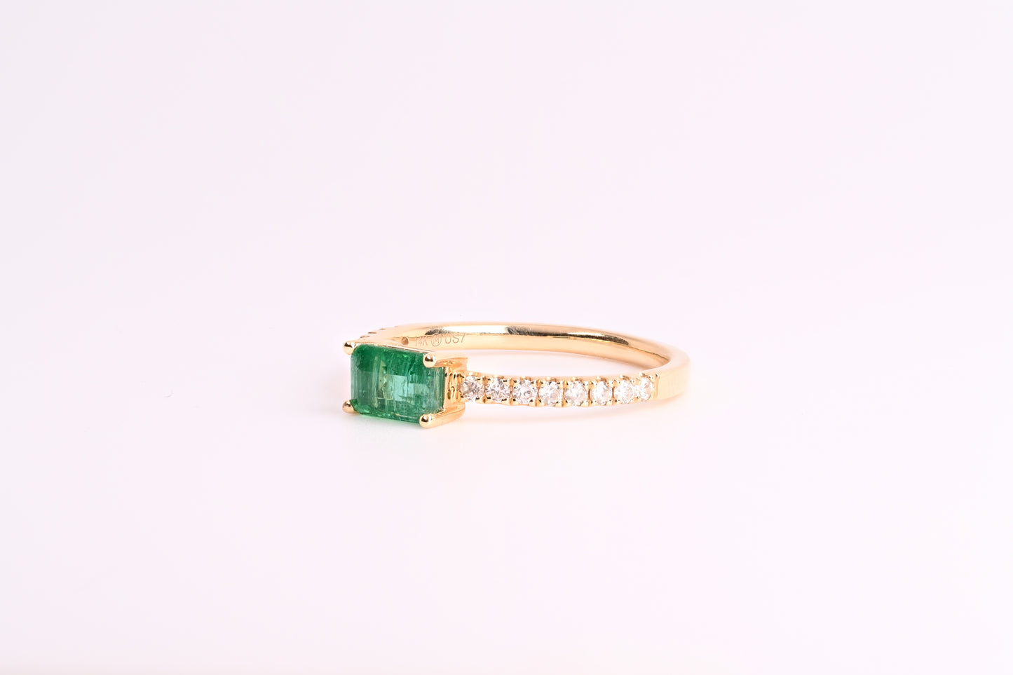 Zambian emerald yellow gold and diamonds