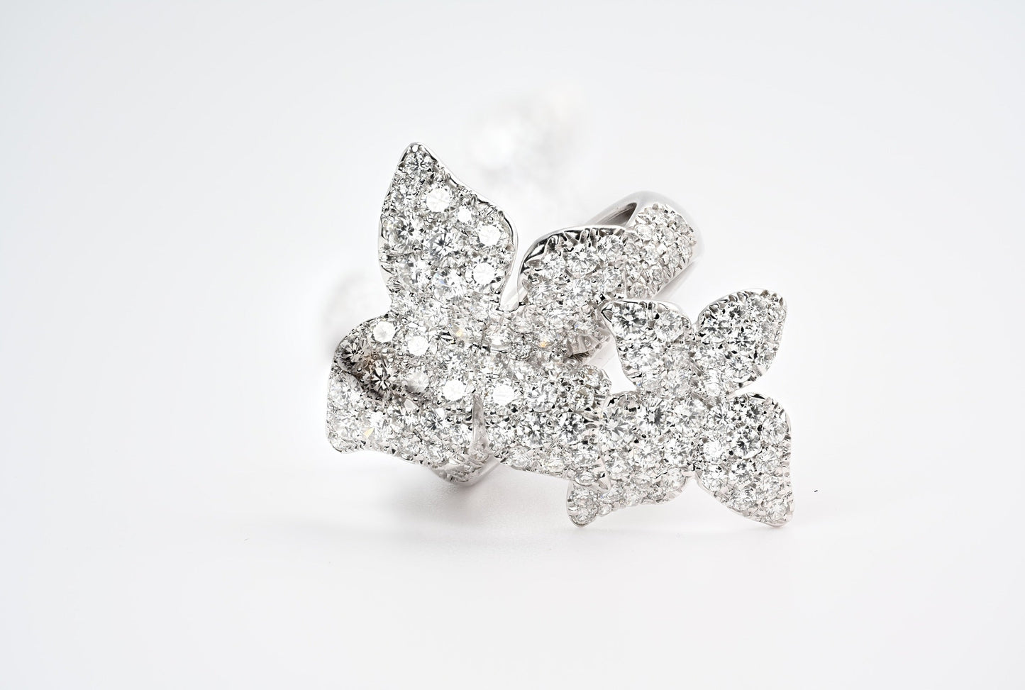 Diamond flower ring