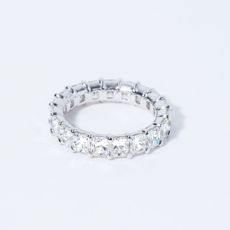 Cushion Eternity Band