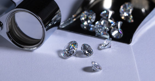 Lab Grown Diamonds vs Natural Diamonds: Which One Should You Buy?
