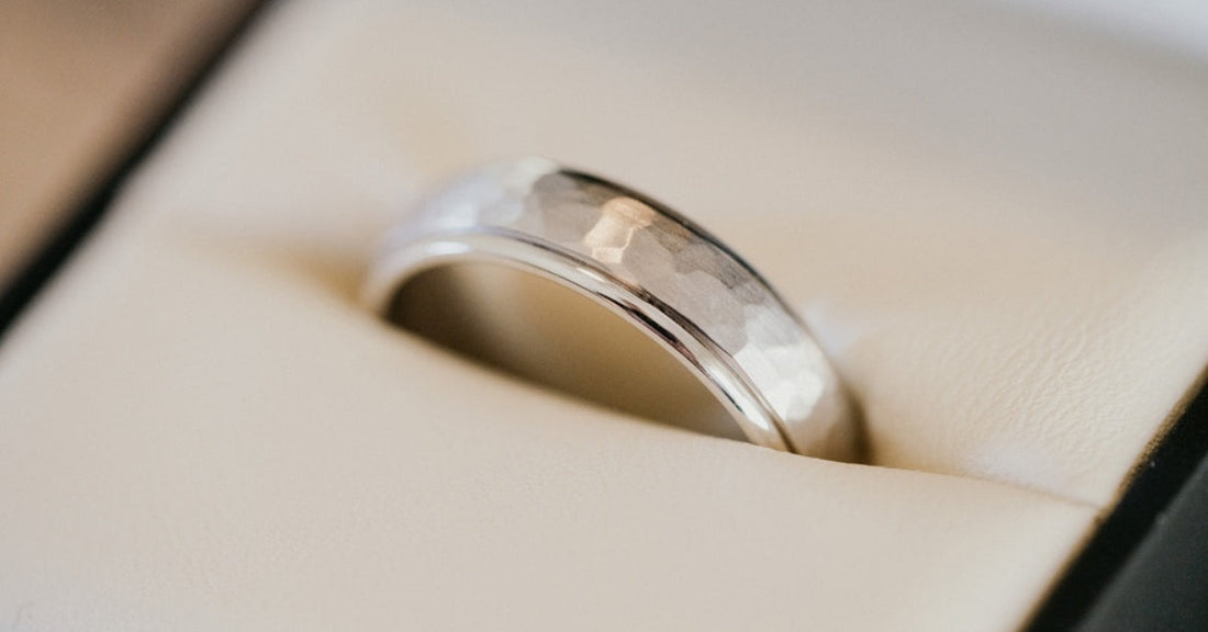 Men's Wedding Bands Guide: Rings, Materials & Fit