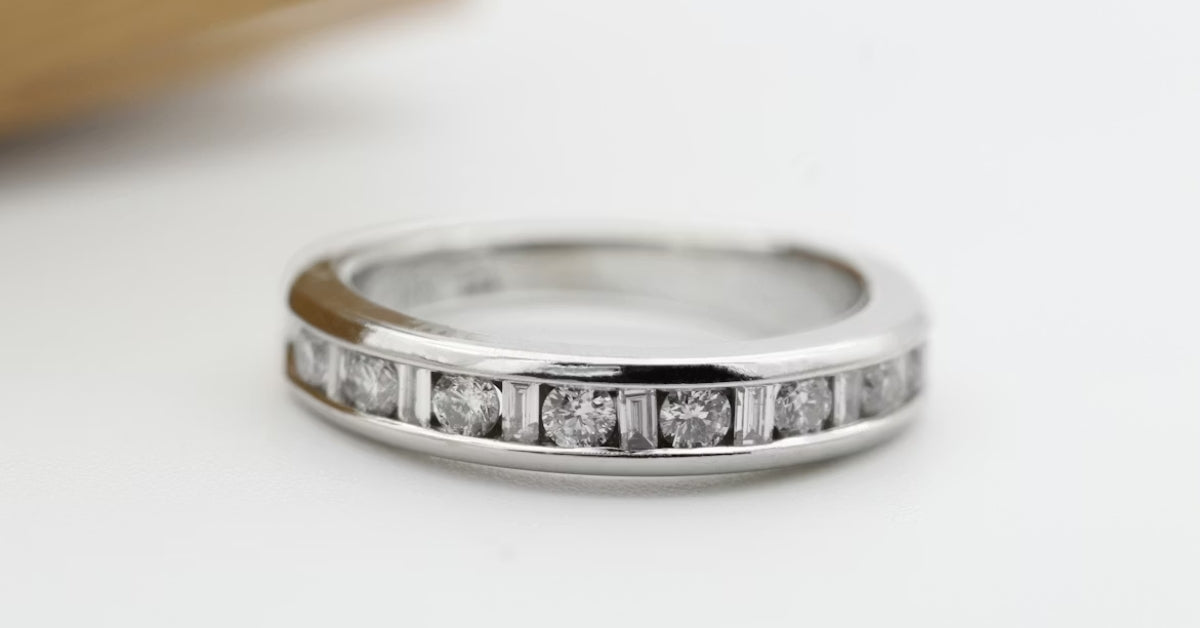 How to Find a Women’s Wedding Band That Lasts a Lifetime
