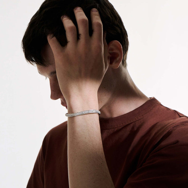 surf-hinged-cuff-silver-diamonds-slim-cbp9011162di