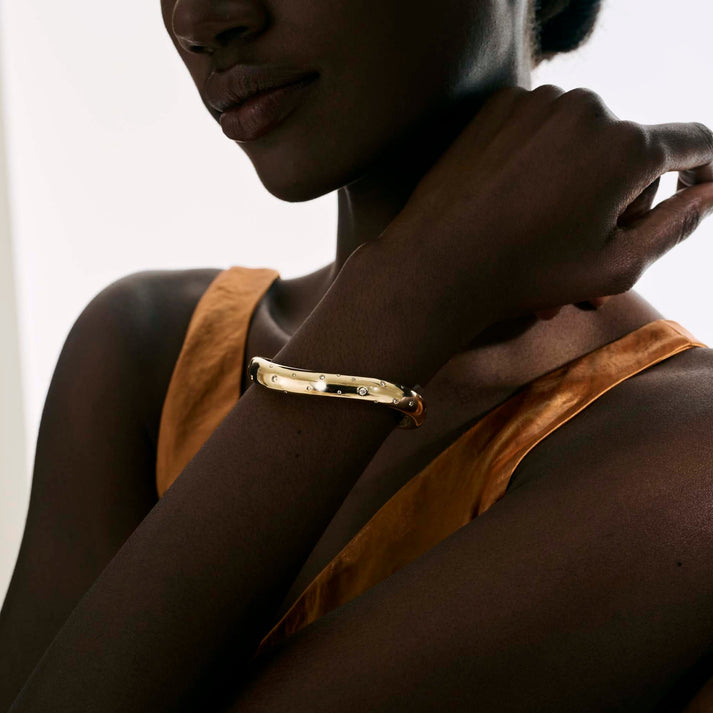 surf-hinged-cuff-gold-diamonds-slim-cggx9011172di