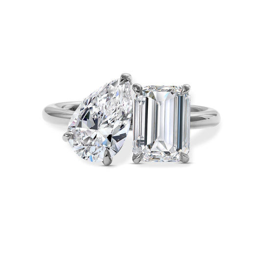 Clarity Diamond™ Pear and Emerald Toi et Moi Ring