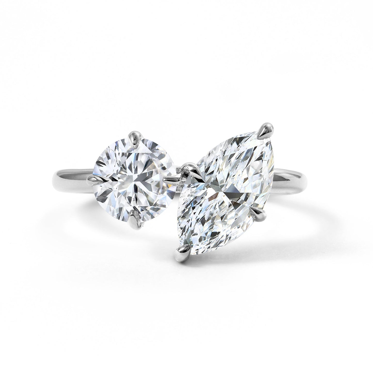 Clarity Diamond™ Round and Emerald Toi et Moi Ring