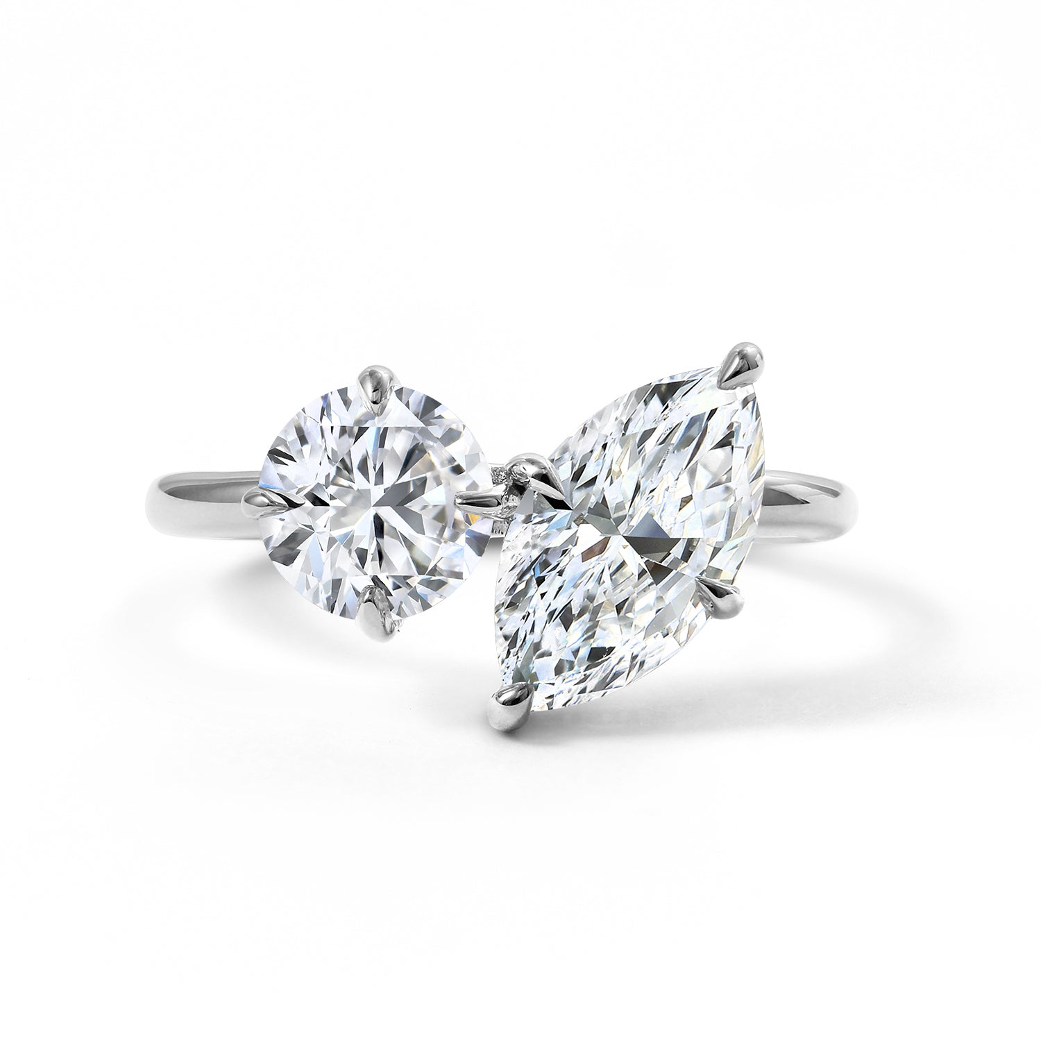 Clarity Diamond™ Round and Emerald Toi et Moi Ring
