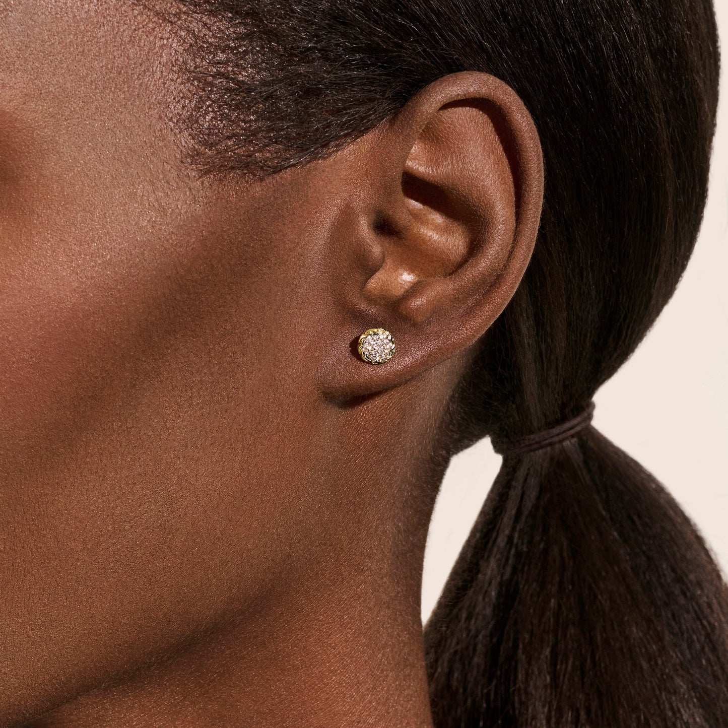 JH Essential Pavé Stud Earring, Gold, Diamonds, 7MM|EGGX987022DI