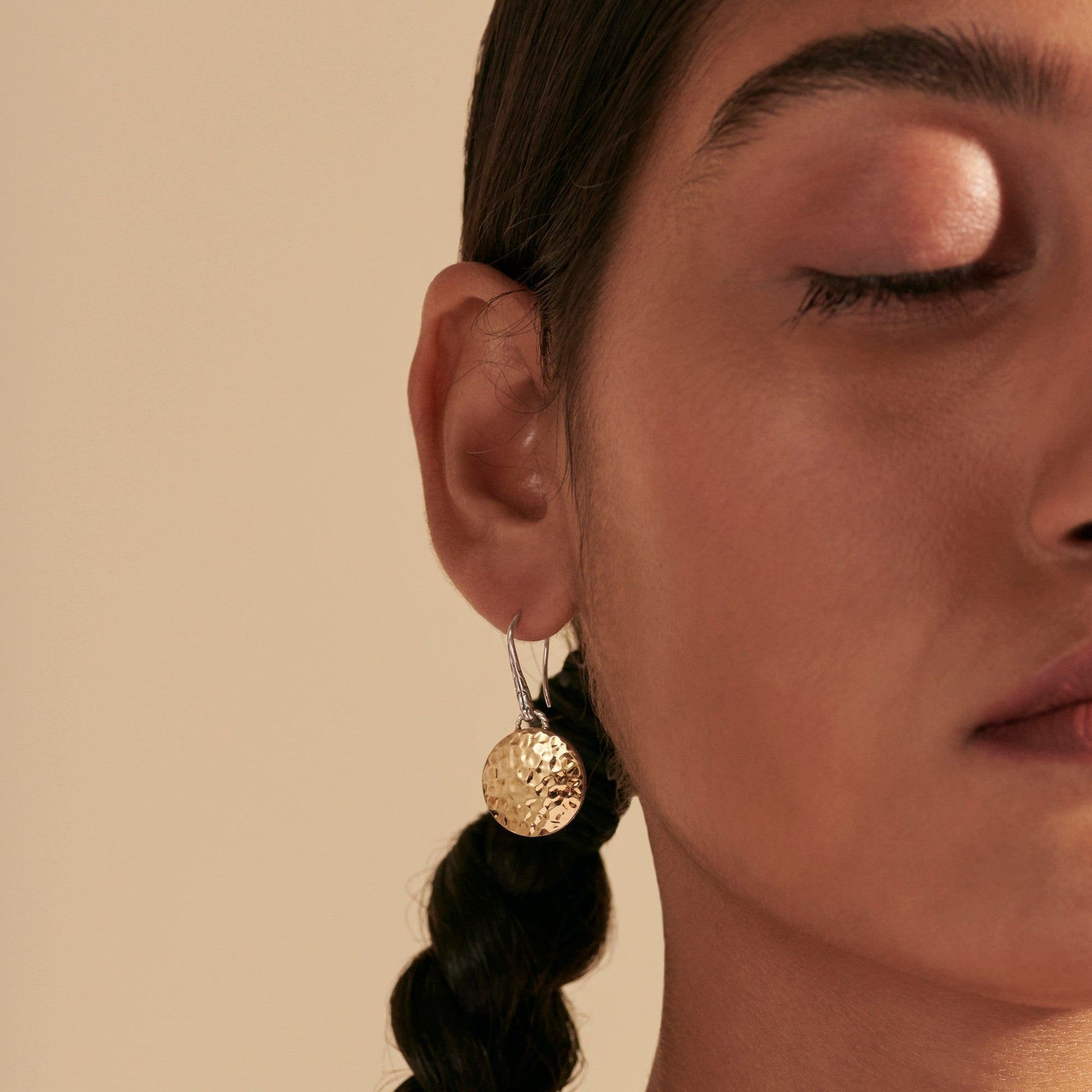 john-hardy-palu-dot-drop-earring-gold-sterling-silver-ez7154