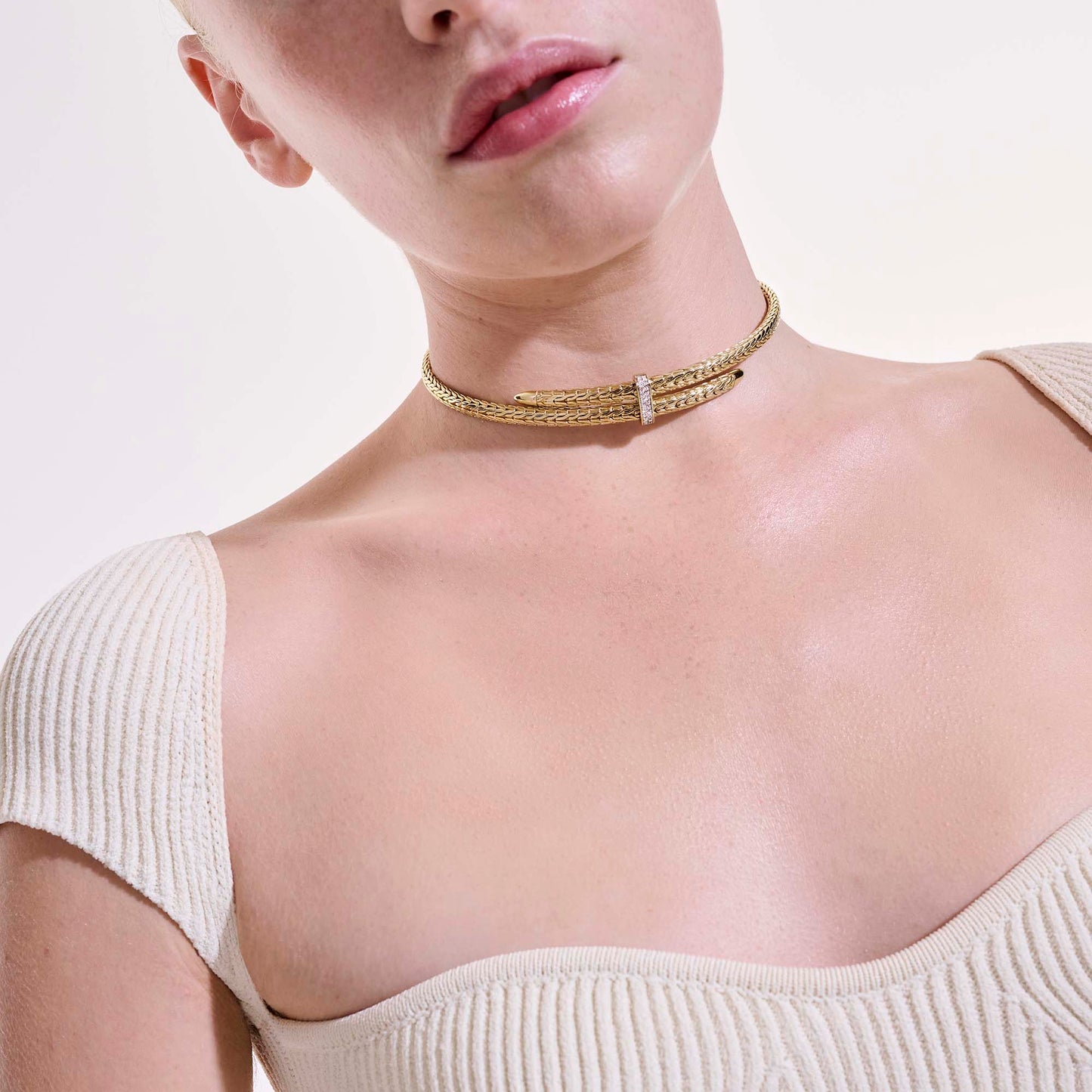 spear-coil-choker-gold-diamonds-nggx9011292di