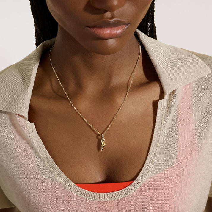 shell-talisman-necklace-gold-diamonds-nggx9012142di