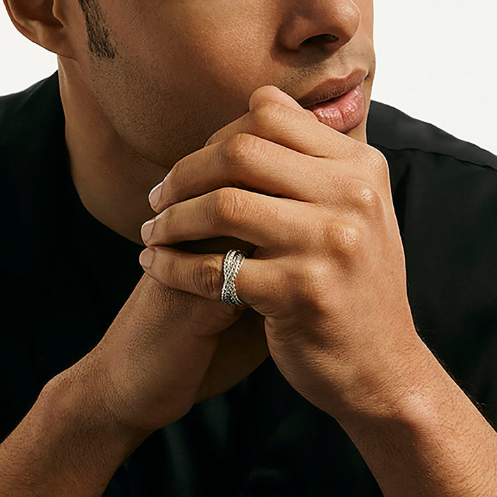 icon-chevron-crossover-ring-sterling-silver-4-5mm-rb900825