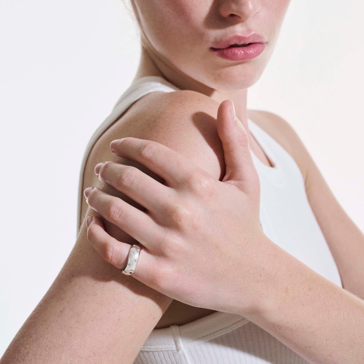 surf-ring-sterling-silver-diamonds-wide-rbp9011102di