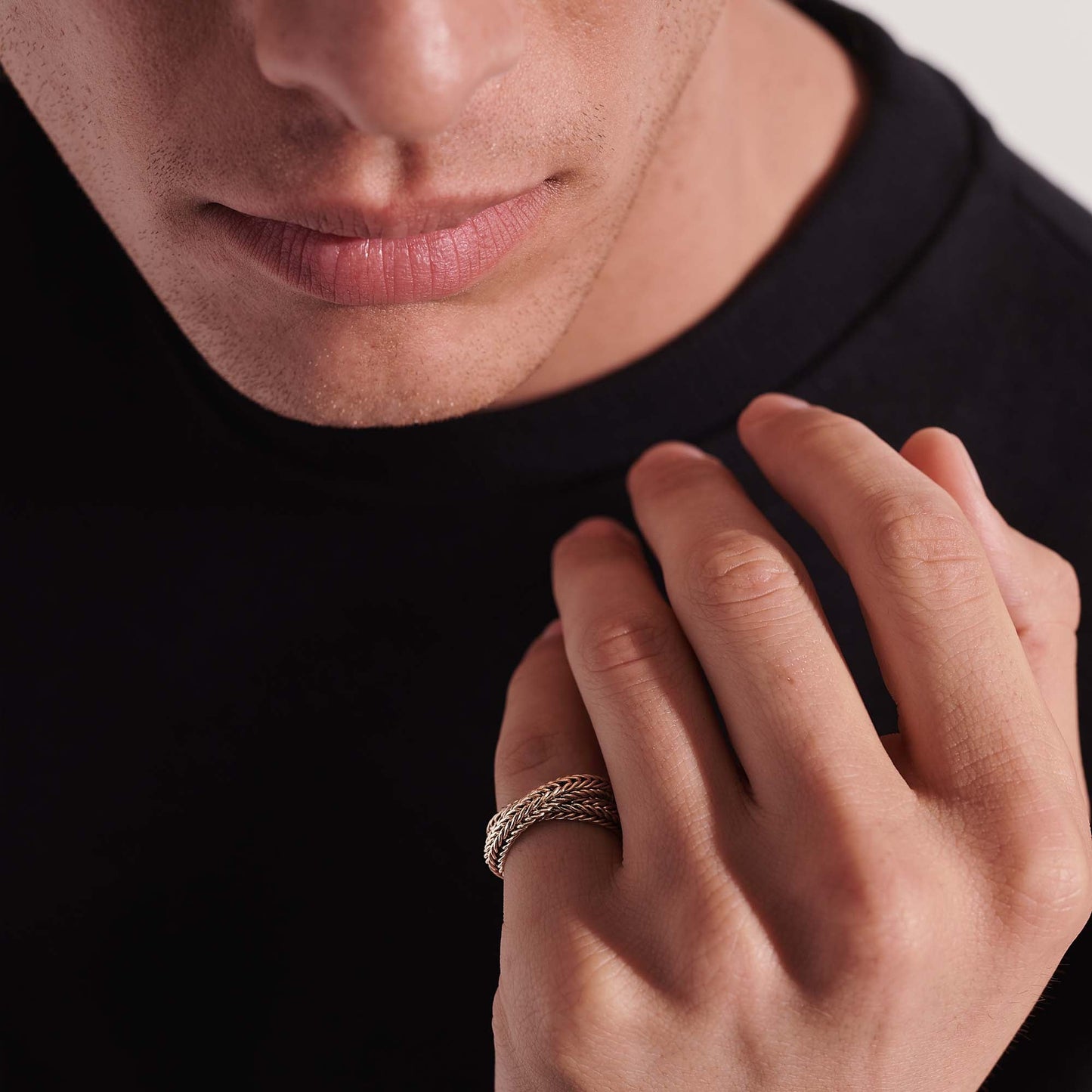 icon-chevron-crossover-ring-gold-4-5mm-rgg900825