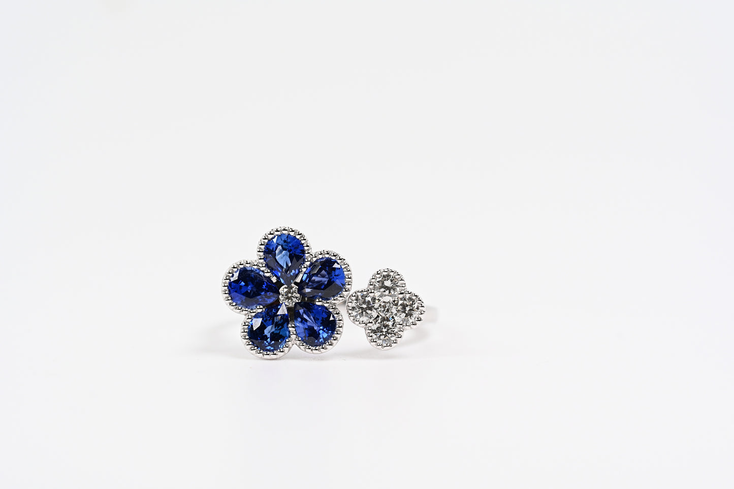 Sapphires ans diamond flower