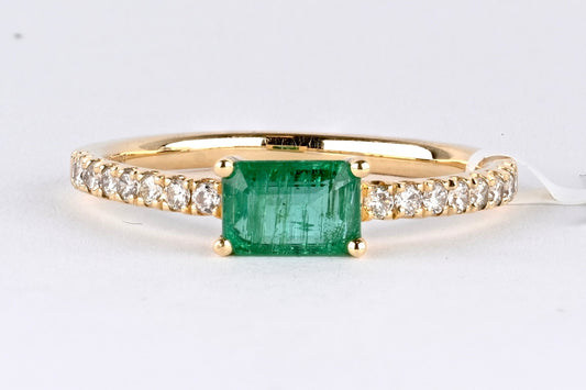 Zambian emerald yellow gold and diamonds