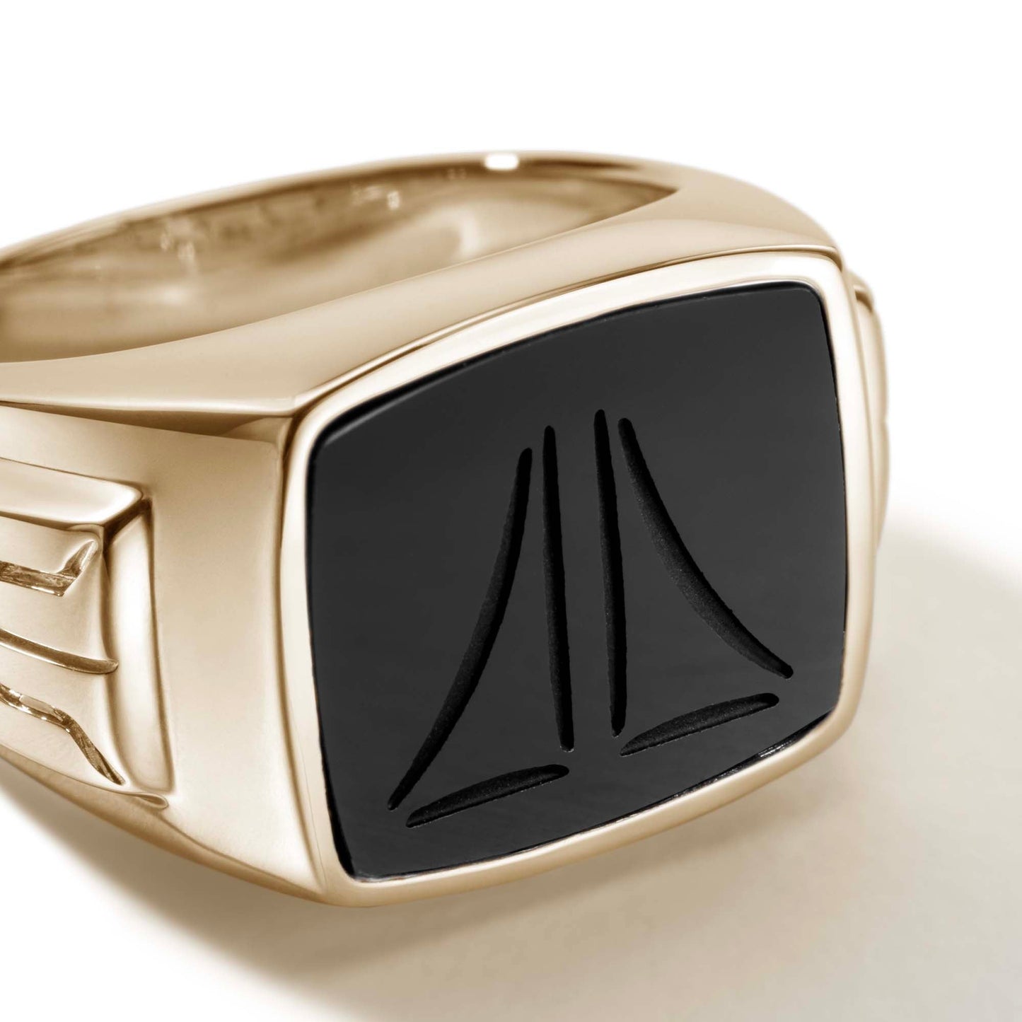 carved-signet-ring-gold-rmggs9010991bon